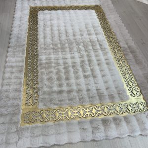 TAVŞAN TÜYÜ DOKULU HALI